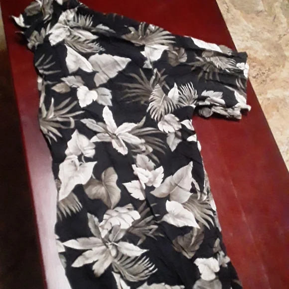 Men's Shirt - Picture 1 of 7